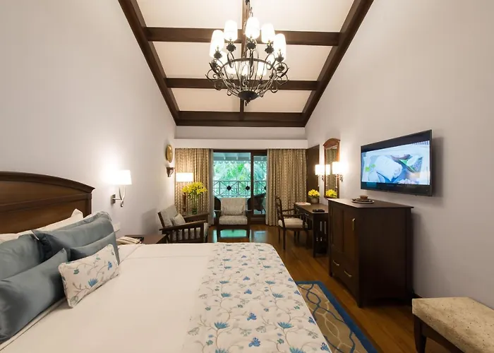 Luxury One-Bedroom King Suite