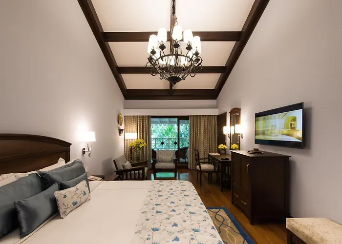Luxury One-Bedroom King Suite
