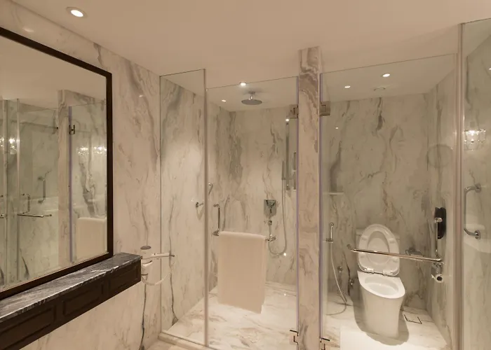 Grand Luxury One-Bedroom King Suite