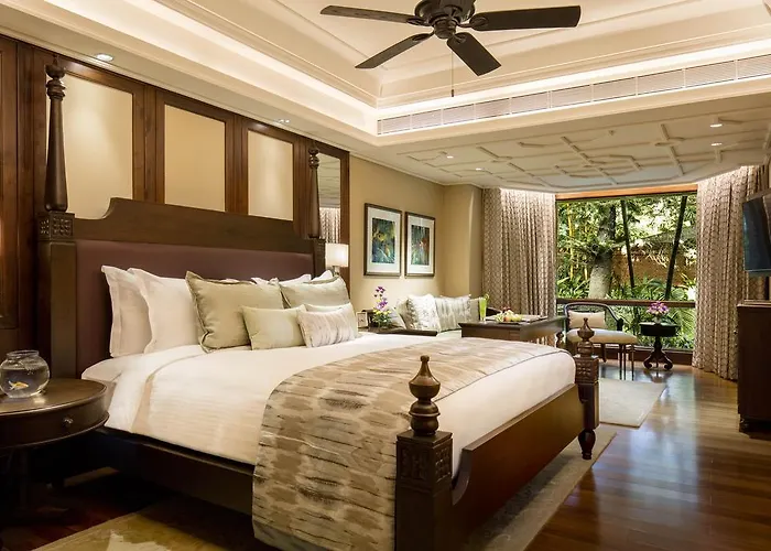 Club King Room